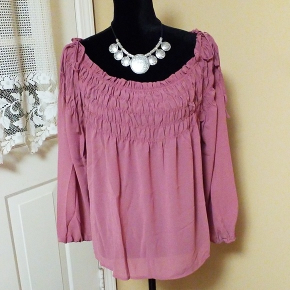 ♥️Plus Size Off Shoulder Ruffled Blouse Top - Picture 2 of 8